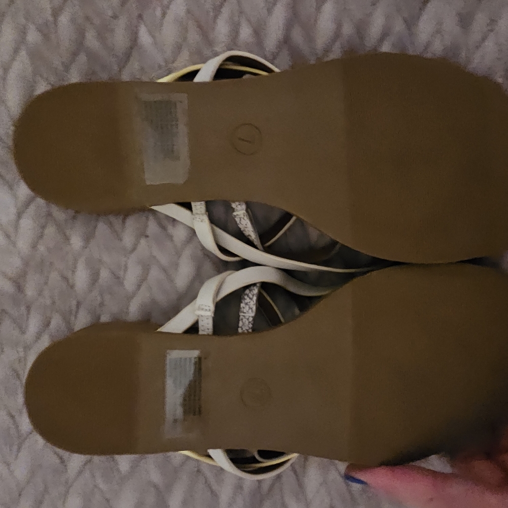 Target sandals - Picture 4 of 5